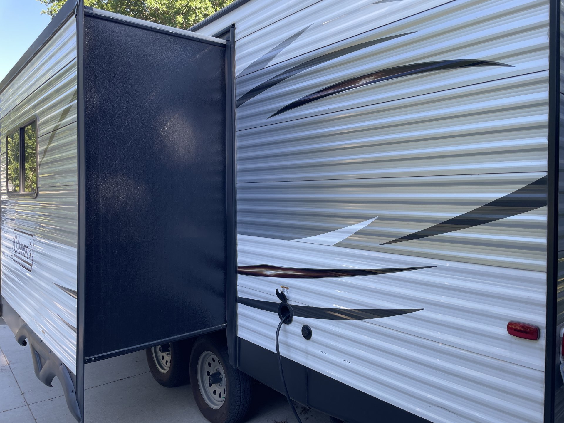 2017 DUTHMEN COLEMAN LANTERN 225QB