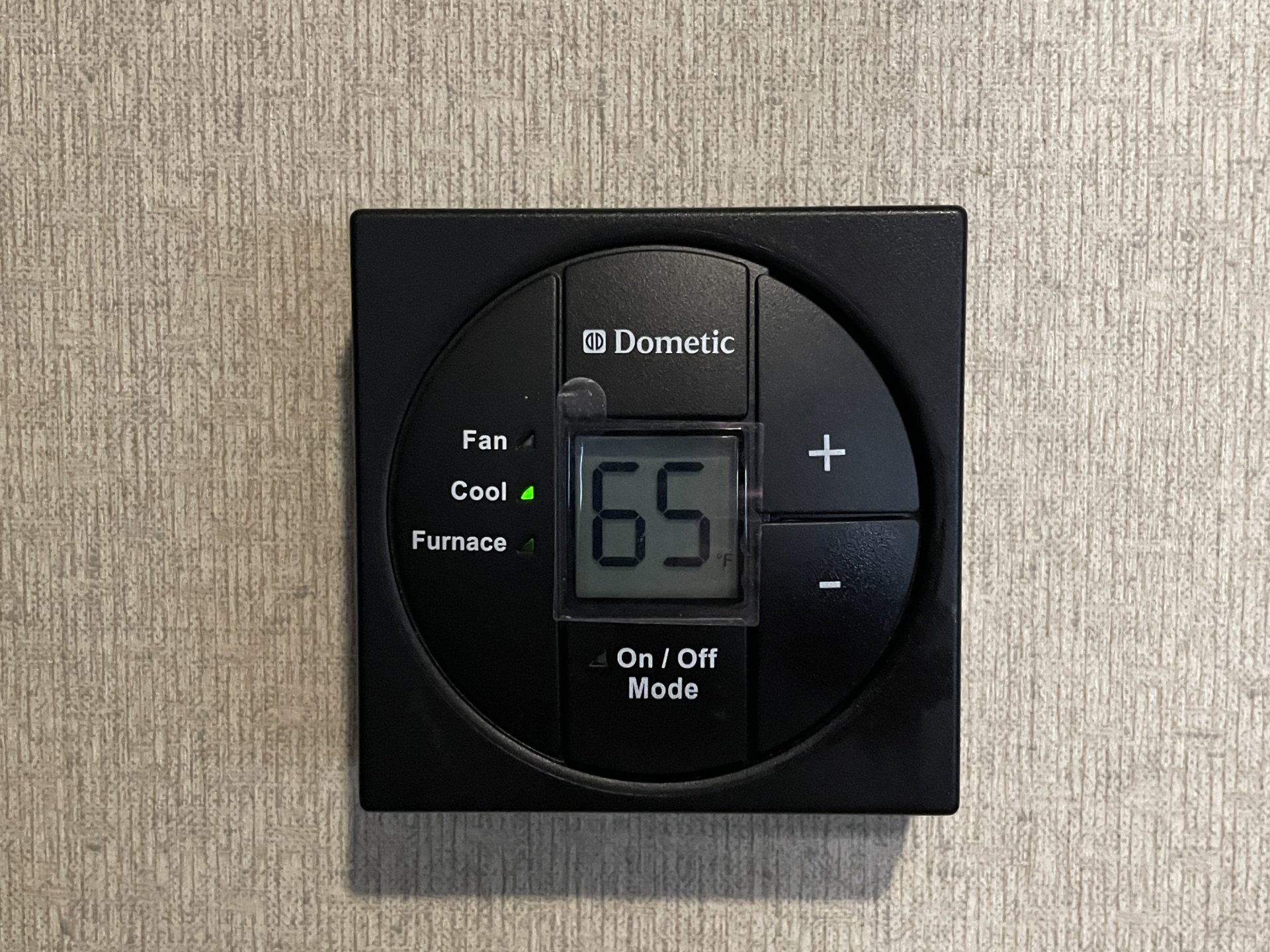 2017 DUTHMEN COLEMAN LANTERN 225QB