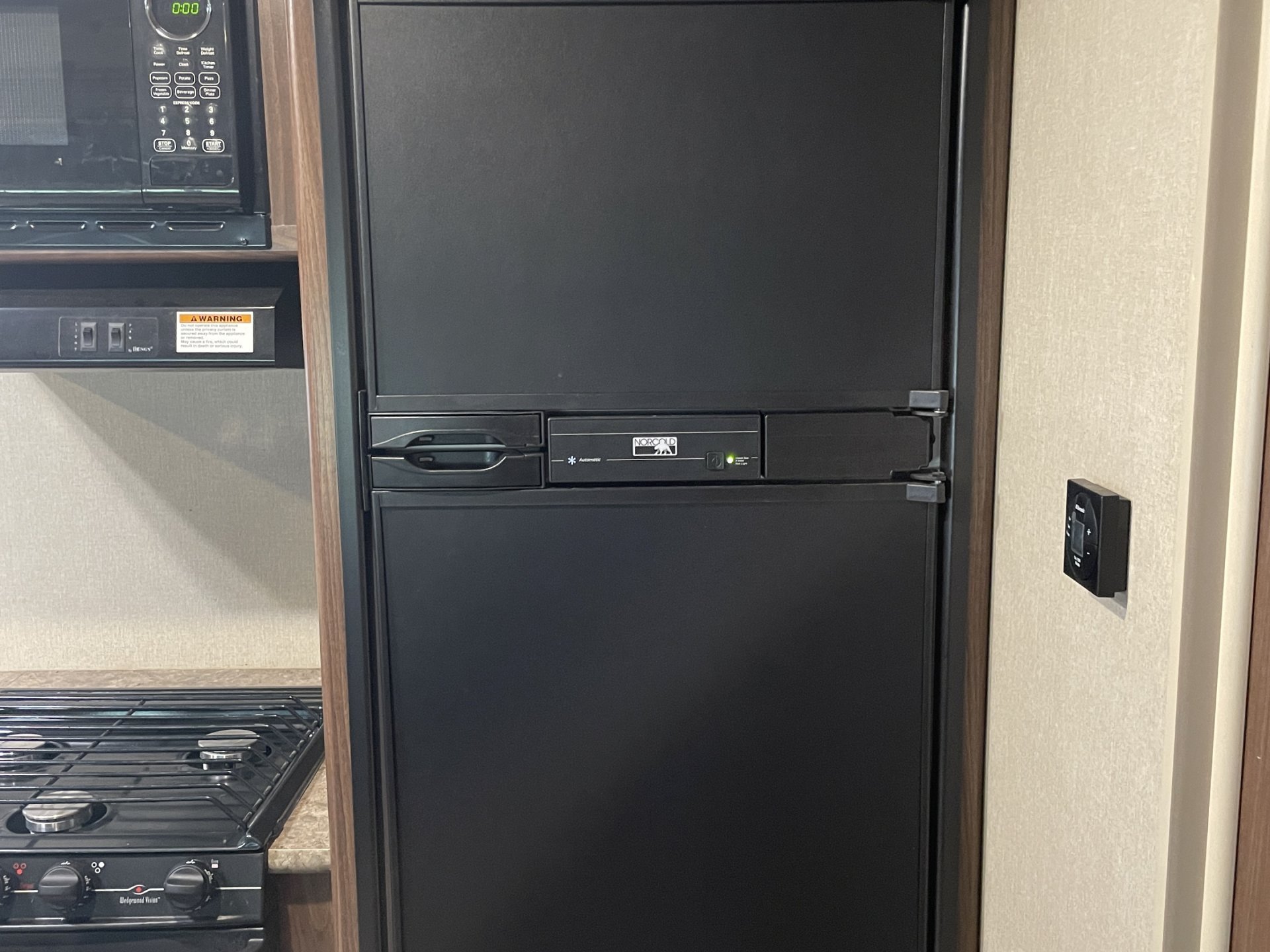 2017 DUTHMEN COLEMAN LANTERN 225QB