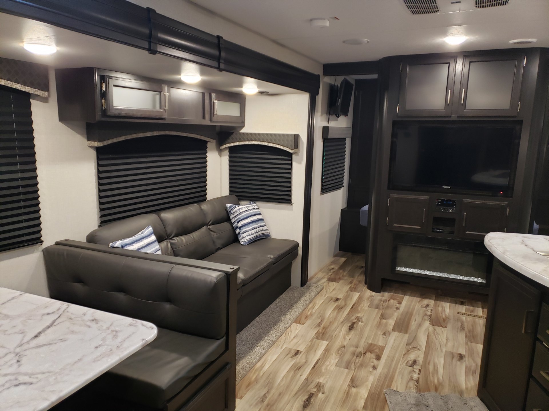 2021 VENTURE SPORTTREK ST2070VBH