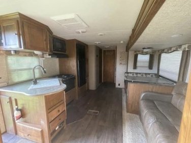 2015 Keystone  Sprinter campfire edition 31-BH