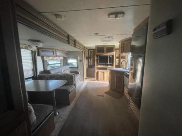2015 Keystone  Sprinter campfire edition 31-BH