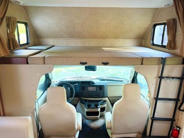 2016 FOREST RIVER SUNSEEKER 3010DSF