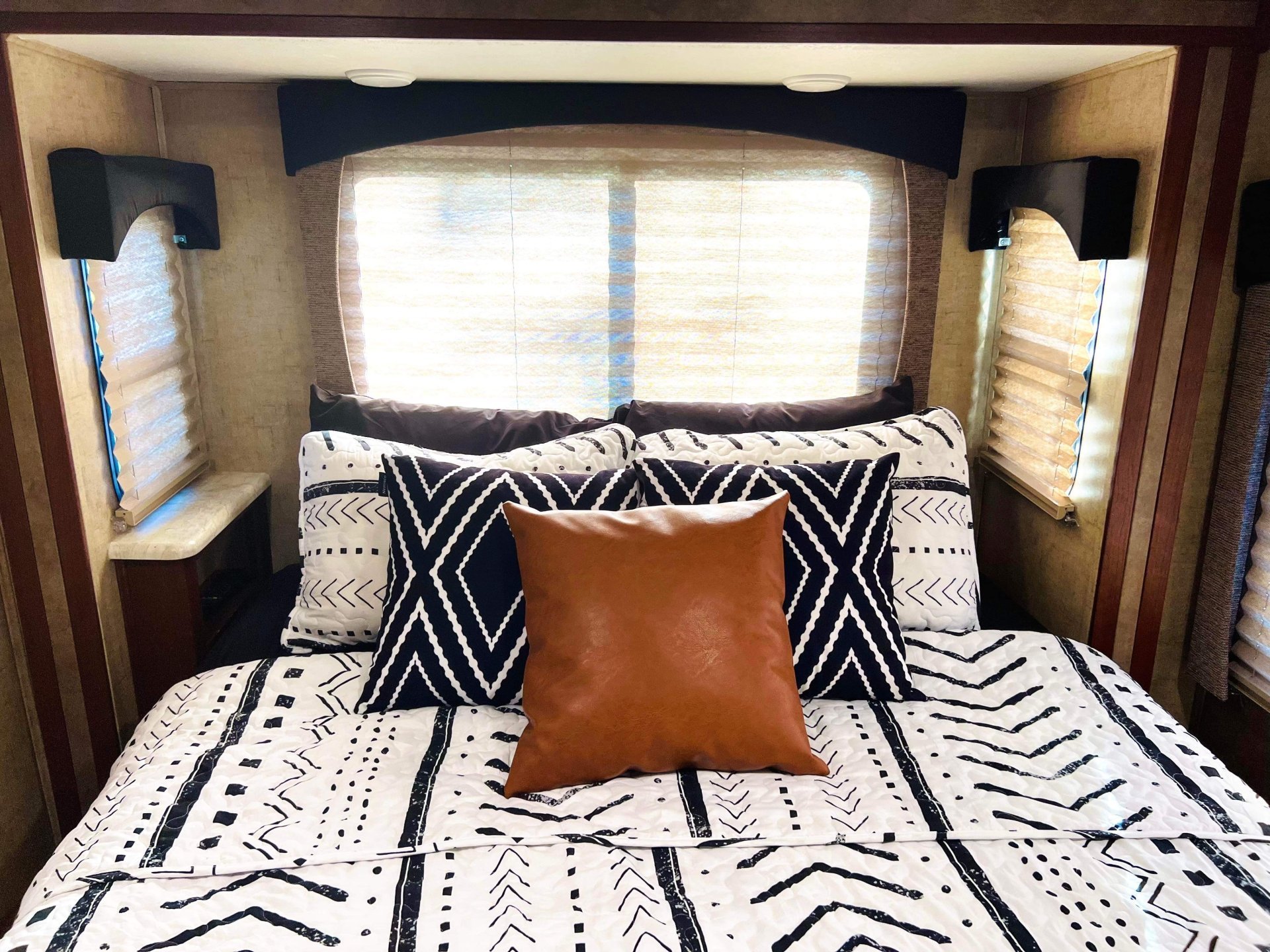 2016 FOREST RIVER SUNSEEKER 3010DSF