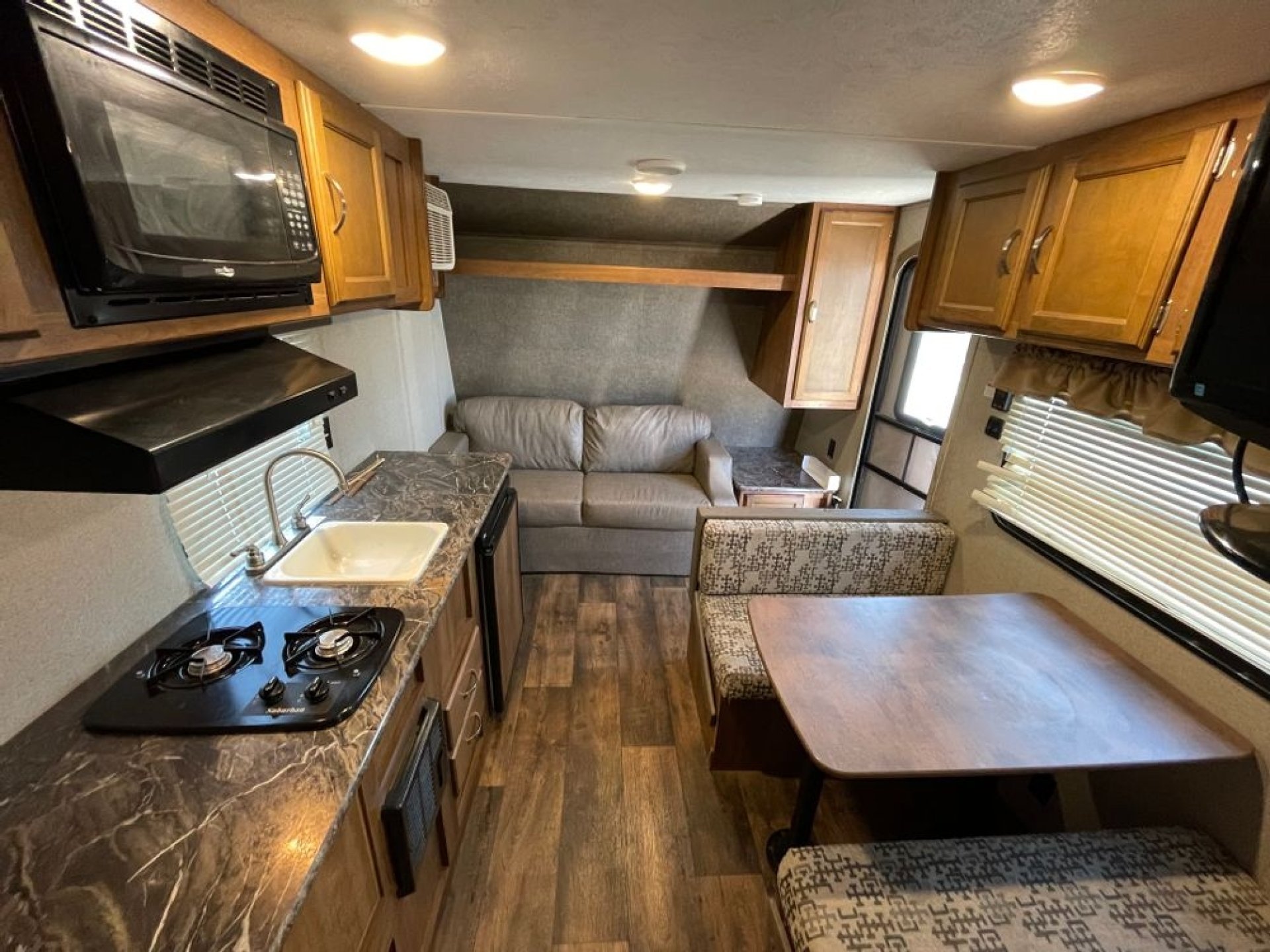 2017 KEYSTONE SUMMERLAND 1850FL